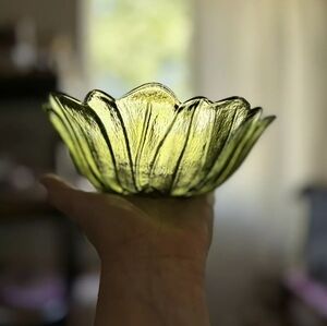 Vintage Green Indiana Glass Sunflower Bowl 7" Lily Pons Collection